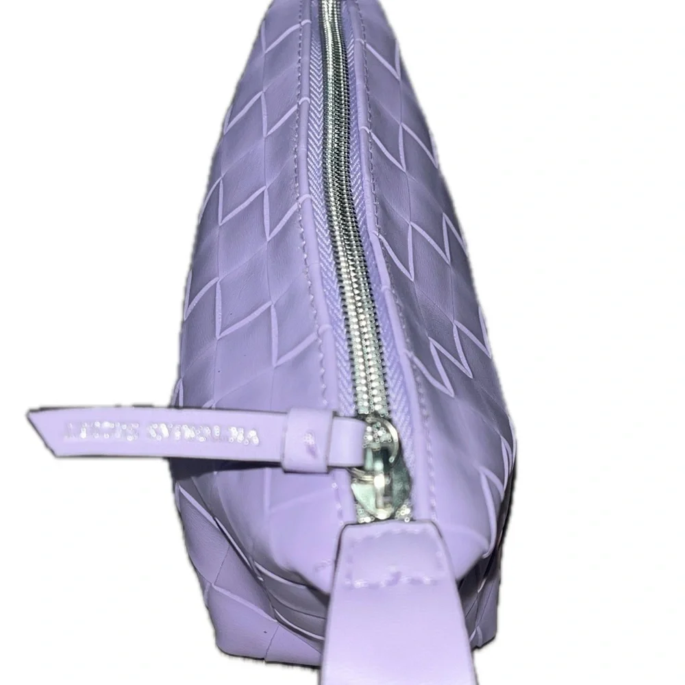 Victoria Secret Elegant Lavender Woven Women's Zip Bag